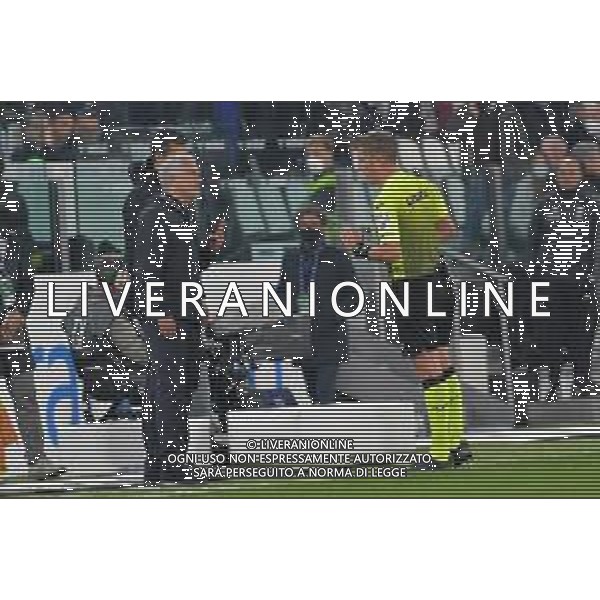 Torino 17.10.2021 Stadio Allianz Stadium ©Alessandro Falzone/Agenzia Aldo Liverani Juventus vs Roma Serie A Tim 2021/2022 Nella foto : Josè Murinho vs Daniele Orsato