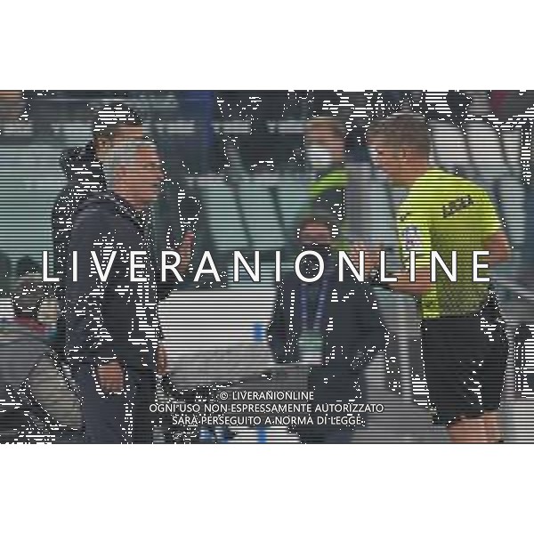 Torino 17.10.2021 Stadio Allianz Stadium ©Alessandro Falzone/Agenzia Aldo Liverani Juventus vs Roma Serie A Tim 2021/2022 Nella foto : Josè Murinho vs Daniele Orsato