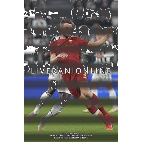 Torino 17.10.2021 Stadio Allianz Stadium ©Alessandro Falzone/Agenzia Aldo Liverani Juventus vs Roma Serie A Tim 2021/2022 Nella foto : Bryan Cristante-Moise Kean