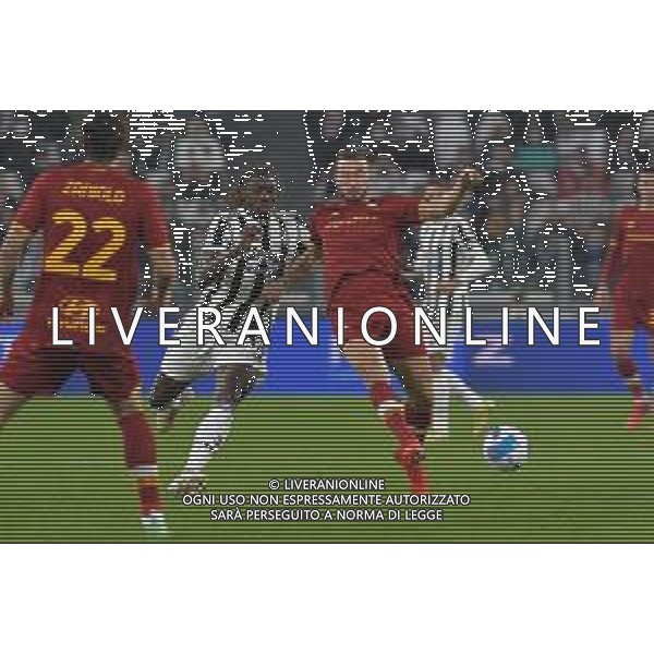 Torino 17.10.2021 Stadio Allianz Stadium ©Alessandro Falzone/Agenzia Aldo Liverani Juventus vs Roma Serie A Tim 2021/2022 Nella foto : Bryan Cristante-Moise Kean