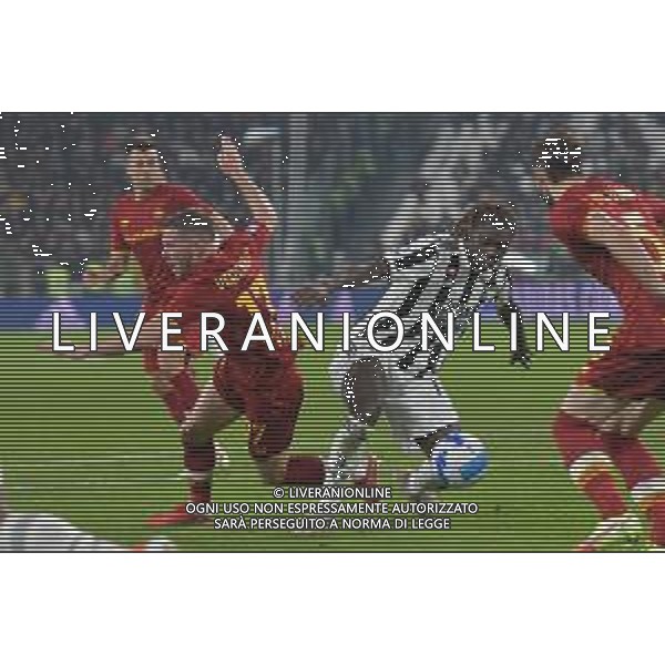 Torino 17.10.2021 Stadio Allianz Stadium ©Alessandro Falzone/Agenzia Aldo Liverani Juventus vs Roma Serie A Tim 2021/2022 Nella foto : Moise Kean-Jordan Veretout