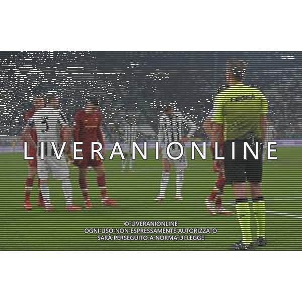 Torino 17.10.2021 Stadio Allianz Stadium ©Alessandro Falzone/Agenzia Aldo Liverani Juventus vs Roma Serie A Tim 2021/2022 Nella foto : Tutti in attesa della decisione del VAR
