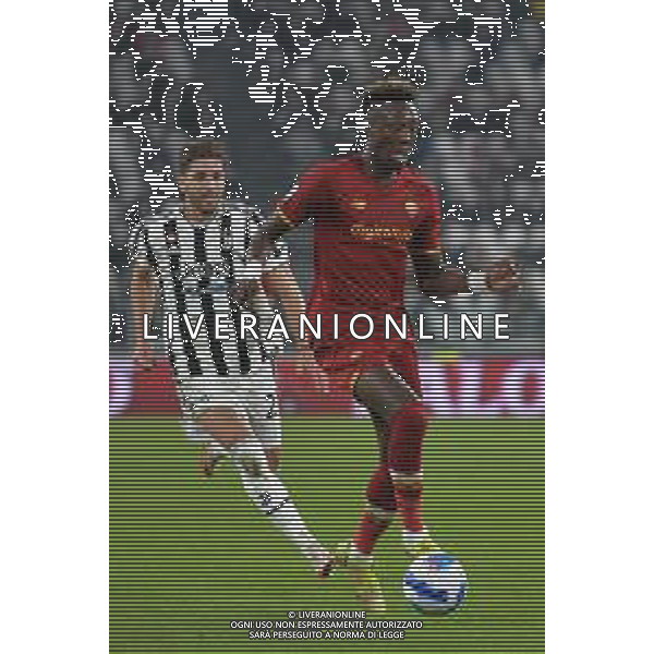 Torino 17.10.2021 Stadio Allianz Stadium ©Alessandro Falzone/Agenzia Aldo Liverani Juventus vs Roma Serie A Tim 2021/2022 Nella foto : Tammy Abraham-Manuel Locatelli