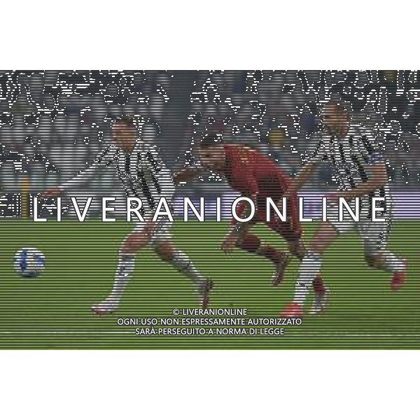 Torino 17.10.2021 Stadio Allianz Stadium ©Alessandro Falzone/Agenzia Aldo Liverani Juventus vs Roma Serie A Tim 2021/2022 Nella foto : Federico Bernardeschi-Lorenzo Pellegrini-Giorgio Chiellini