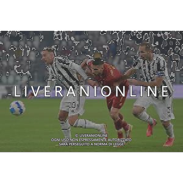 Torino 17.10.2021 Stadio Allianz Stadium ©Alessandro Falzone/Agenzia Aldo Liverani Juventus vs Roma Serie A Tim 2021/2022 Nella foto : Federico Bernardeschi-Lorenzo Pellegrini-Giorgio Chiellini