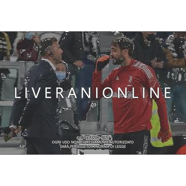Torino 17.10.2021 Stadio Allianz Stadium ©Alessandro Falzone/Agenzia Aldo Liverani Juventus vs Roma Serie A Tim 2021/2022 Nella foto : Andrea Barzagli-Carlo Pinsoglio