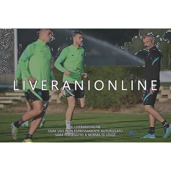 ¬© TVRG Allenamento Inter nella foto Edin Dzeko Appiano Gentile (CO) 18-10-2021 Centro sportivo Suning in memoria di Angelo Moratti Allenamento dell\'Inter in preparazione della gara contro lo Sheriff Tiraspol valevole per la 3a giornata del gruppo D della fase a gironi della UEFA Champions League foto Roberto Garavaglia/ag. Aldo Liverani sas/AGENZIA ALDO LIVERANI SAS
