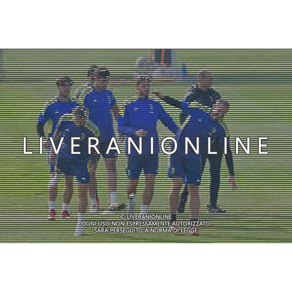 Torino 19.10.2021 Juventus Centre Continassa Allenamento rifinitura Champions League 2021/2022 ©Manuela Viganti/Ag. Aldo Liverani sas Nella foto: il gruppo in allenamento - massimiliano allegri con giorgio chiellini, federico bernardeschi e Manuel locatelli ©VIGANTI/AGENZIA ALDO LIVERANI SAS