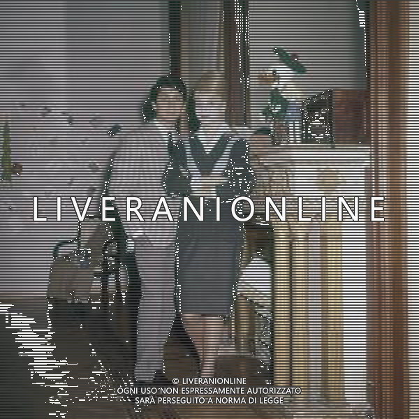 RETROSPETTIVA MARILU TOLO ATTRICE NELLA FOTO MARILU TOLO CON LO STILISTA VALENTINO GARAVANI  AG ALDO LIVERANI SAS