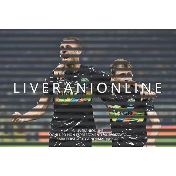 Edin Dzeko (Inter) SX e Nicolo\' Barella (Inter) DX esultano dopo il gol dell\'1 a 0 Inter vs Sheriff Tiraspol UEFA Champions League fase a gironi 3a giornata - gruppo D Milano 19-10-2021 Stadio Giuseppe Meazza - San Siro foto Roberto Garavaglia/ag. Aldo Liverani sas