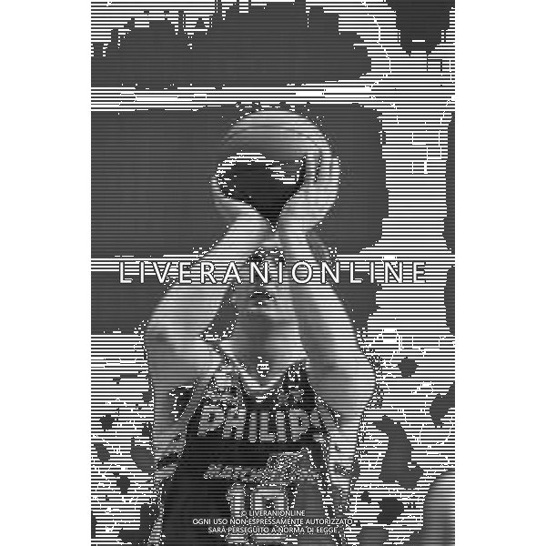 RETROSPETTIVA ROBERTO PREMIER CESTISTA GIOCATORE PALLACANESTRO NELLA FOTO CON LA MAGLIA DELLA PHILIPS MILANO CAMPIONATO BASKET 1988-1989 ©ARCHIVIO AG. ALDO LIVERANI SAS