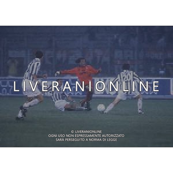 RETROSPETTIVA EDGAR DAVIDS CALCIATORE NELLA FOTO EDGAR DAVIDS CON LA MAGLIA DEL MILAN AG ALDO LIVERANI SAS
