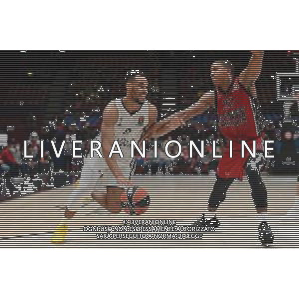 ¬© TVRG Elie Okoo (Lyon-Villeurbanne) SX e Devon Hall (Milano) AX Armani Exchange Milano vs LDLC ASVEL Lyon-Villeurbanne Turkish Ailines EuroLeague - 5a giornata regular season Assago (MI) 21-10-2021 Mediolanum Forum foto Roberto Garavaglia/ag. Aldo Liverani sas/AG. ALDO LIVERANI SAS