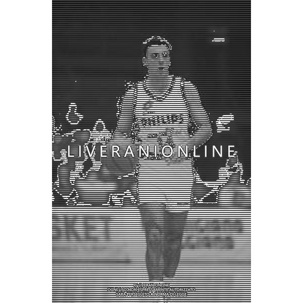 RETROSPETTIVA PIERO MONTECCHI CESTISTA GIOCATORE PALLACANESTRO NELLA FOTO CON LA MAGLIA DELLA PHILIPS MILANO CAMPIONATO BASKET 1990-1991 ©ARCHIVIO AG. ALDO LIVERANI SAS