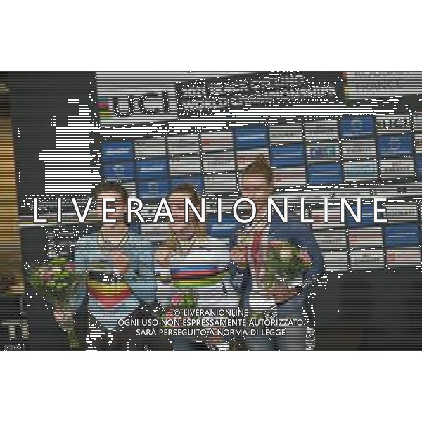 21-10-2021 World Championships Elite Women Track; Giornata 02; 2021, Italia; 2021, Belgium; 2021, Usa; Paternoster, Letizia; Kopecky, Lotte; Valente, Jennifer; Roubaix; ©SIROTTI/AGENZIA ALDO LIVERANI SAS