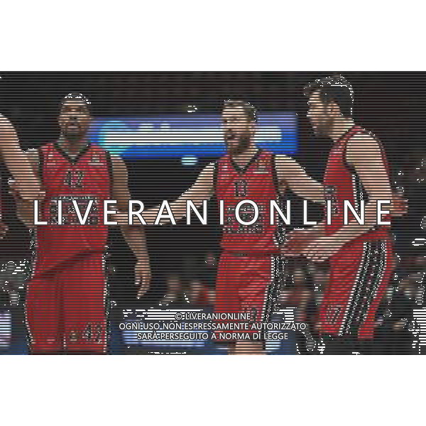 ¬© TVRG da SX Kyle Hines (Milano), Sergio Rodriguez (Milano) e Gianpaolo Ricci (Milano) AX Armani Exchange Milano vs LDLC ASVEL Lyon-Villeurbanne Turkish Ailines EuroLeague - 5a giornata regular season Assago (MI) 21-10-2021 Mediolanum Forum foto Roberto Garavaglia/ag. Aldo Liverani sas/AGENZIA ALDO LIVERANI SAS