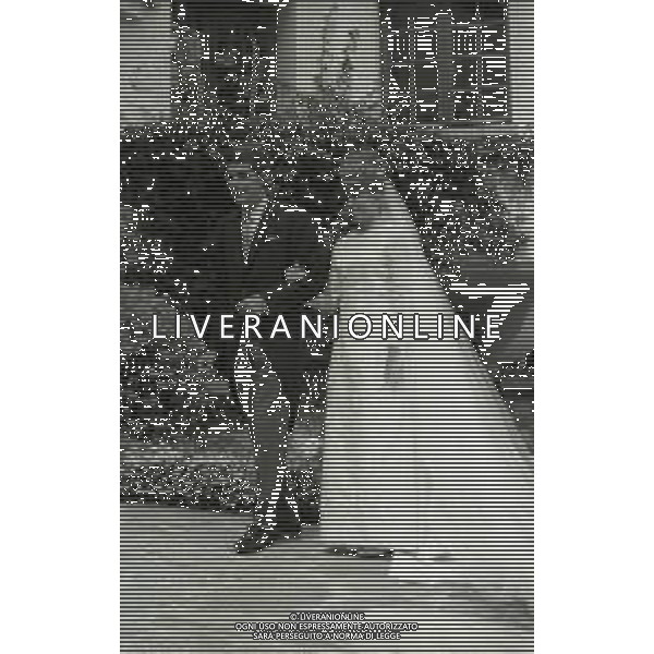 RETROPETTIVA GUY BORBONE PARMA REALI NELLA FOTO GUY BORBONE PARMA MATRIMONIO A NIZZA IN CHIESA CON LA MOGLIE BRIGITTE PEU-DUVALLON IL GIORNO 11-07-1964 AG ALDO LIVERANI SAS