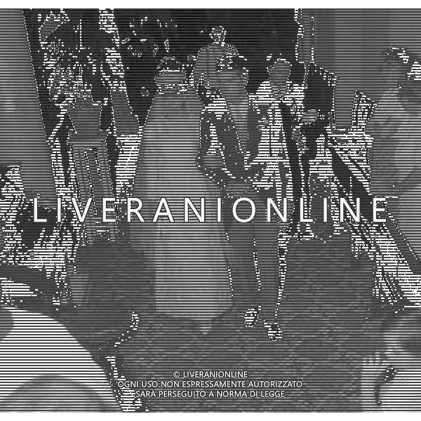 RETROPETTIVA GUY BORBONE PARMA REALI NELLA FOTO GUY BORBONE PARMA MATRIMONIO A NIZZA IN CHIESA CON LA MOGLIE BRIGITTE PEU-DUVALLON IL GIORNO 11-07-1964 AG ALDO LIVERANI SAS