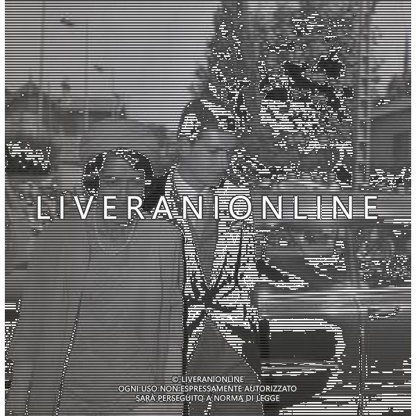 RETROPETTIVA GUY BORBONE PARMA REALI NELLA FOTO GUY BORBONE PARMA MATRIMONIO A NIZZA IN CHIESA CON LA MOGLIE BRIGITTE PEU-DUVALLON IL GIORNO 11-07-1964 AG ALDO LIVERANI SAS