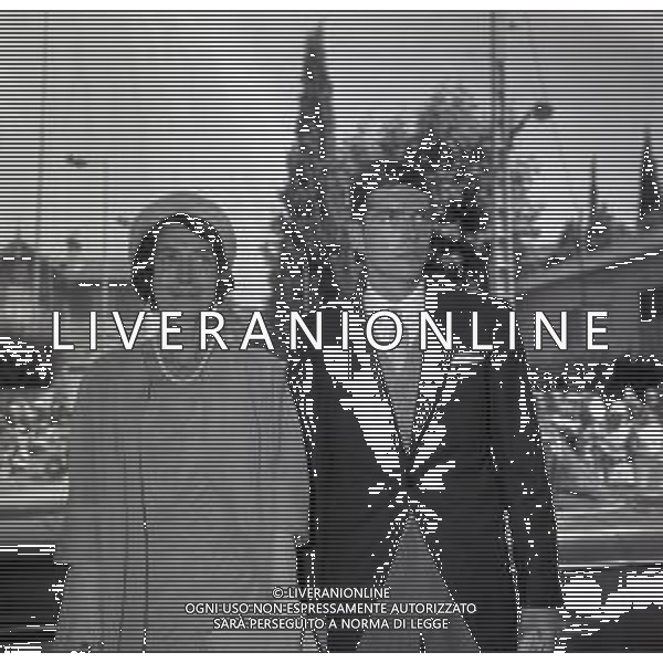 RETROPETTIVA GUY BORBONE PARMA REALI NELLA FOTO GUY BORBONE PARMA MATRIMONIO A NIZZA IN CHIESA CON LA MOGLIE BRIGITTE PEU-DUVALLON IL GIORNO 11-07-1964 AG ALDO LIVERANI SAS