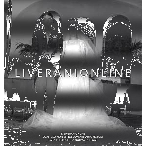 RETROPETTIVA GUY BORBONE PARMA REALI NELLA FOTO GUY BORBONE PARMA MATRIMONIO A NIZZA IN CHIESA CON LA MOGLIE BRIGITTE PEU-DUVALLON IL GIORNO 11-07-1964 AG ALDO LIVERANI SAS