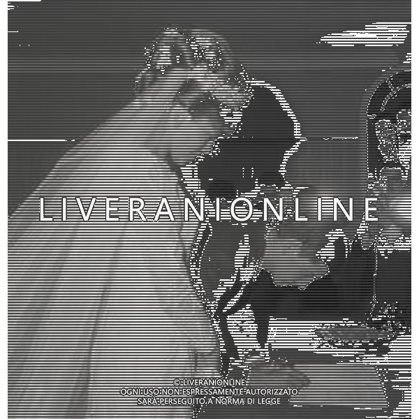 RETROPETTIVA GUY BORBONE PARMA REALI NELLA FOTO GUY BORBONE PARMA MATRIMONIO A NIZZA IN CHIESA CON LA MOGLIE BRIGITTE PEU-DUVALLON IL GIORNO 11-07-1964 AG ALDO LIVERANI SAS