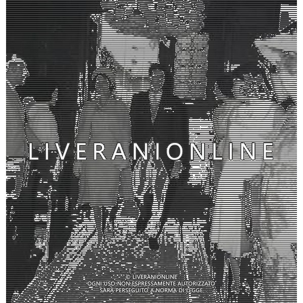 RETROPETTIVA GUY BORBONE PARMA REALI NELLA FOTO GUY BORBONE PARMA MATRIMONIO A NIZZA IN CHIESA CON LA MOGLIE BRIGITTE PEU-DUVALLON IL GIORNO 11-07-1964 AG ALDO LIVERANI SAS