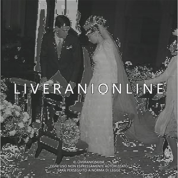 RETROPETTIVA GUY BORBONE PARMA REALI NELLA FOTO GUY BORBONE PARMA MATRIMONIO A NIZZA IN CHIESA CON LA MOGLIE BRIGITTE PEU-DUVALLON IL GIORNO 11-07-1964 AG ALDO LIVERANI SAS