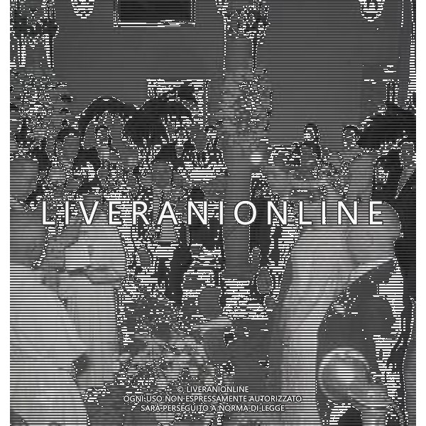 RETROPETTIVA GUY BORBONE PARMA REALI NELLA FOTO GUY BORBONE PARMA MATRIMONIO A NIZZA IN CHIESA CON LA MOGLIE BRIGITTE PEU-DUVALLON IL GIORNO 11-07-1964 AG ALDO LIVERANI SAS