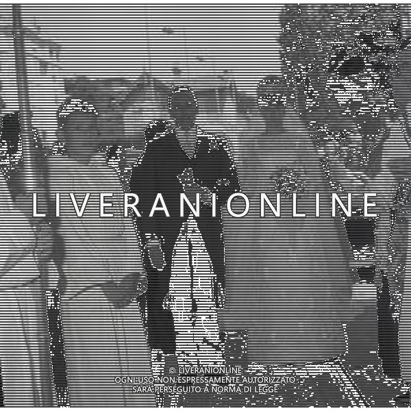 RETROPETTIVA GUY BORBONE PARMA REALI NELLA FOTO GUY BORBONE PARMA MATRIMONIO A NIZZA IN CHIESA CON LA MOGLIE BRIGITTE PEU-DUVALLON IL GIORNO 11-07-1964 AG ALDO LIVERANI SAS