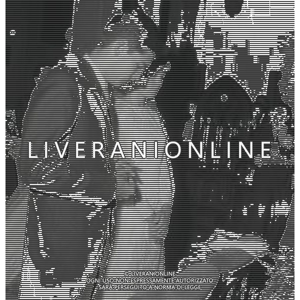 RETROPETTIVA GUY BORBONE PARMA REALI NELLA FOTO GUY BORBONE PARMA MATRIMONIO A NIZZA IN CHIESA CON LA MOGLIE BRIGITTE PEU-DUVALLON IL GIORNO 11-07-1964 AG ALDO LIVERANI SAS