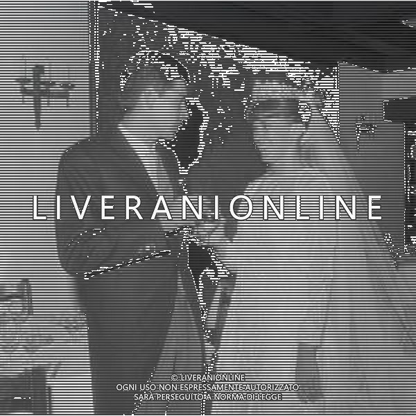 RETROPETTIVA GUY BORBONE PARMA REALI NELLA FOTO GUY BORBONE PARMA MATRIMONIO A NIZZA IN CHIESA CON LA MOGLIE BRIGITTE PEU-DUVALLON IL GIORNO 11-07-1964 AG ALDO LIVERANI SAS