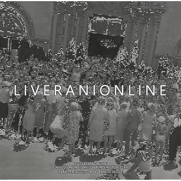 RETROPETTIVA GUY BORBONE PARMA REALI NELLA FOTO GUY BORBONE PARMA MATRIMONIO A NIZZA IN CHIESA CON LA MOGLIE BRIGITTE PEU-DUVALLON IL GIORNO 11-07-1964 AG ALDO LIVERANI SAS