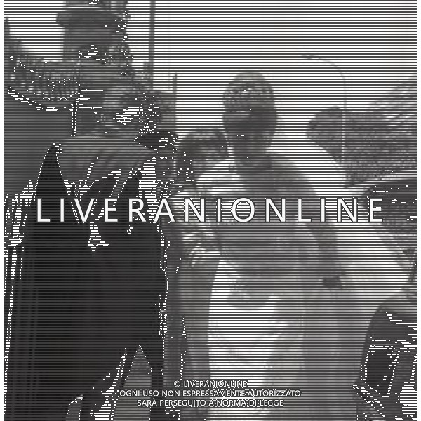 RETROPETTIVA GUY BORBONE PARMA REALI NELLA FOTO GUY BORBONE PARMA MATRIMONIO A NIZZA IN CHIESA CON LA MOGLIE BRIGITTE PEU-DUVALLON IL GIORNO 11-07-1964 AG ALDO LIVERANI SAS