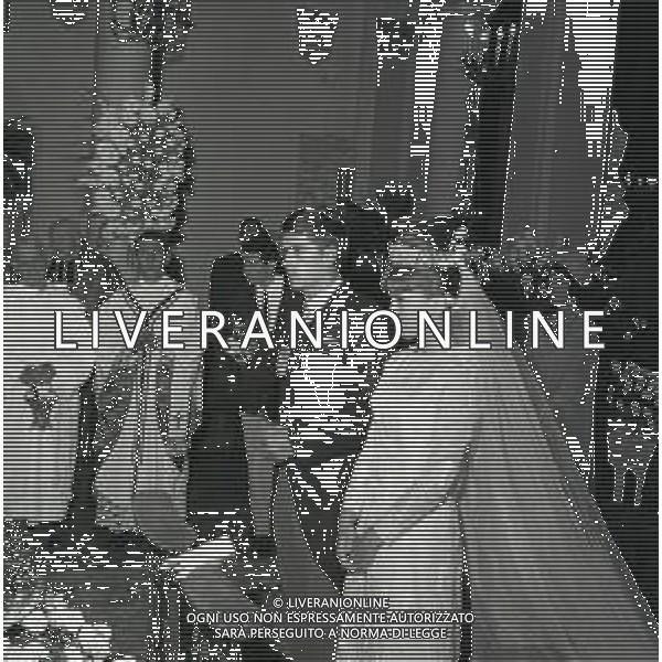 RETROPETTIVA GUY BORBONE PARMA REALI NELLA FOTO GUY BORBONE PARMA MATRIMONIO A NIZZA IN CHIESA CON LA MOGLIE BRIGITTE PEU-DUVALLON IL GIORNO 11-07-1964 AG ALDO LIVERANI SAS