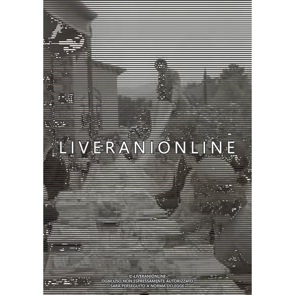 RETROPETTIVA GUY BORBONE PARMA REALI NELLA FOTO GUY BORBONE PARMA MATRIMONIO A NIZZA IN CHIESA CON LA MOGLIE BRIGITTE PEU-DUVALLON IL GIORNO 11-07-1964 AG ALDO LIVERANI SAS