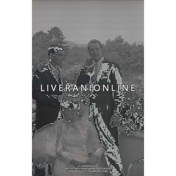 RETROPETTIVA GUY BORBONE PARMA REALI NELLA FOTO GUY BORBONE PARMA MATRIMONIO A NIZZA IN CHIESA CON LA MOGLIE BRIGITTE PEU-DUVALLON IL GIORNO 11-07-1964 AG ALDO LIVERANI SAS