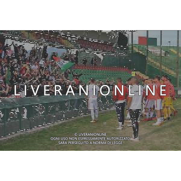 Ternana vs Vicenza Campionato serie B - Stadio Libero Liberati - Terni 23-10-2021 nella foto Il Vicenza contestato a fine gara sotto la curva dei tifosi ©Federico Gaetano/AGENZIA ALDO LIVERANI SAS