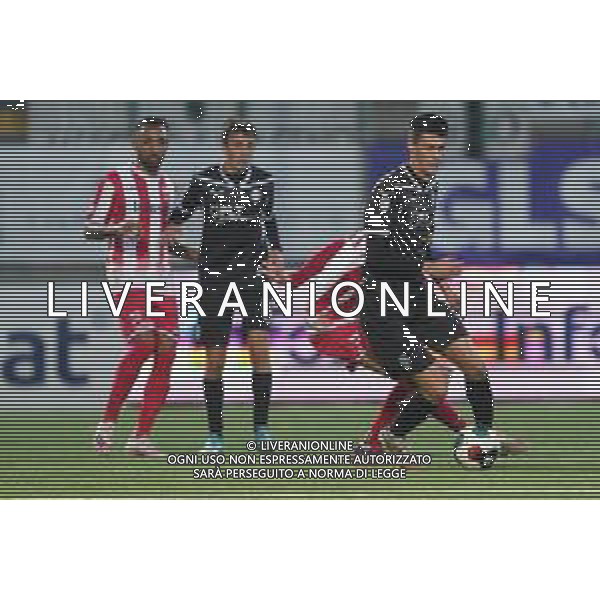 Alessio Brambilla (C) in azione durante la gara di Lega Pro girone B tra Teramo Calcio e Cesena presso lo stadio Gaetano Bonolis il 23 Ottobre 2021 a Teramo. (Photo: Danilo Di Giovanni) ©Danilo Di Giovanni/AGENZIA ALDO LIVERANI SAS