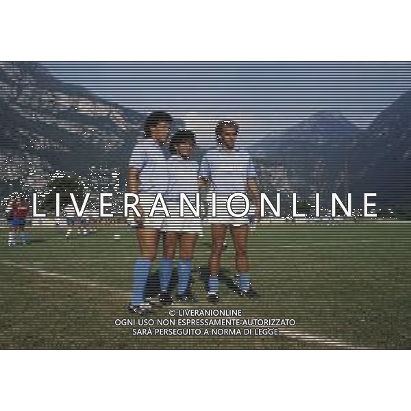 RETROSPETTIVA DIEGO ARMANDO MARADONA CALCIATORE NELLA FOTO DIEGO ARMANDO MARADONA CON ALEMAO E ANTONIO CARECA CON LA MAGLIA DEL NAPOLI CALCIO AG ALDO LIVERANI SAS