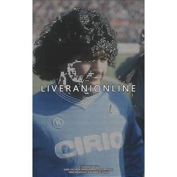 RETROSPETTIVA DIEGO ARMANDO MARADONA CALCIATORE NELLA FOTO DIEGO ARMANDO MARADONA CON LA MAGLIA DEL NAPOLI CALCIO AG ALDO LIVERANI SAS