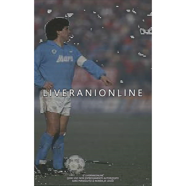 RETROSPETTIVA DIEGO ARMANDO MARADONA CALCIATORE NELLA FOTO DIEGO ARMANDO MARADONA CON LA MAGLIA DEL NAPOLI CALCIO AG ALDO LIVERANI SAS