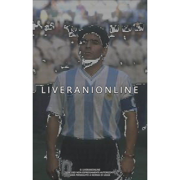 RETROSPETTIVA DIEGO ARMANDO MARADONA CALCIATORE NELLA FOTO DIEGO ARMANDO MARADONA CON LA MAGLIA DELLA NAZIONALE ARGENTINA AG ALDO LIVERANI SAS