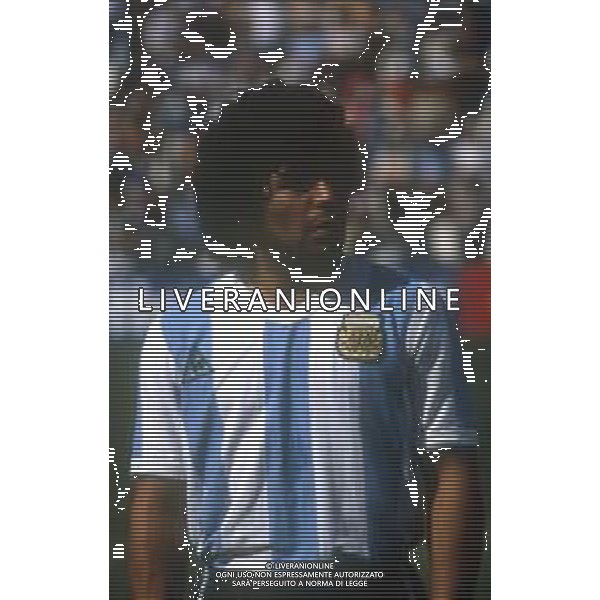 RETROSPETTIVA DIEGO ARMANDO MARADONA CALCIATORE NELLA FOTO DIEGO ARMANDO MARADONA CON LA MAGLIA DELLA NAZIONALE ARGENTINA AG ALDO LIVERANI SAS