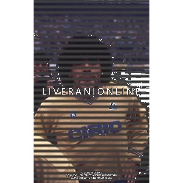 RETROSPETTIVA DIEGO ARMANDO MARADONA CALCIATORE NELLA FOTO DIEGO ARMANDO MARADONA CON LA MAGLIA DEL NAPOLI CALCIO AG ALDO LIVERANI SAS