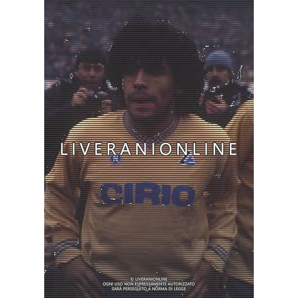 RETROSPETTIVA DIEGO ARMANDO MARADONA CALCIATORE NELLA FOTO DIEGO ARMANDO MARADONA CON LA MAGLIA DEL NAPOLI CALCIO AG ALDO LIVERANI SAS