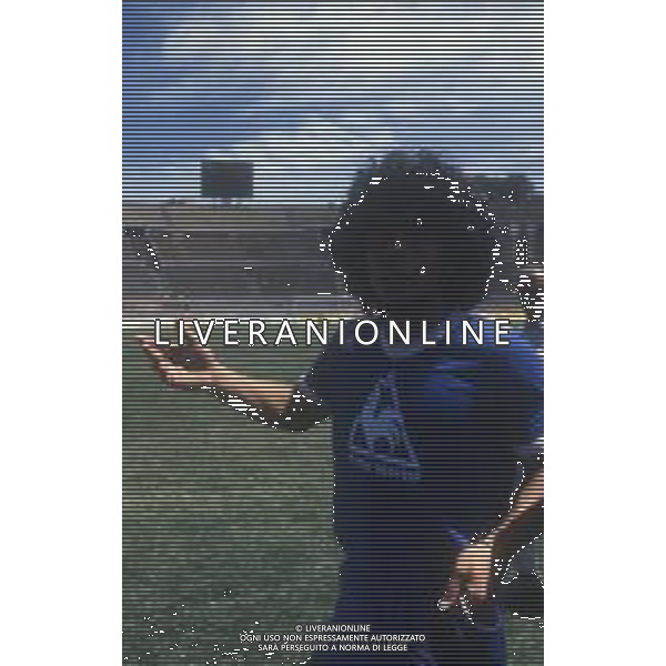 RETROSPETTIVA DIEGO ARMANDO MARADONA CALCIATORE NELLA FOTO DIEGO ARMANDO MARADONA CON LA MAGLIA DELLA NAZIONALE ARGENTINA AG ALDO LIVERANI SAS