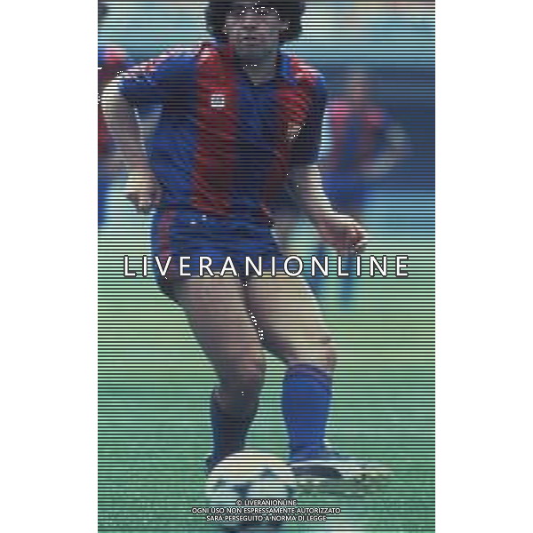 RETROSPETTIVA DIEGO ARMANDO MARADONA CALCIATORE NELLA FOTO DIEGO ARMANDO MARADONA CON LA MAGLIA DEL BARCELLONA AG ALDO LIVERANI SAS