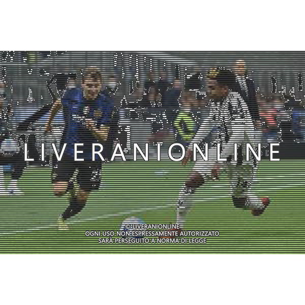 Nicolo\' Barella (Inter) e Weston McKennie (Juventus) Inter vs Juventus Campionato Serie A TIM - 9a giornata Milano 24-10-2021 Stadio Giuseppe Meazza - San Siro foto Roberto Garavaglia/ag. Aldo Liverani sas / AGENZIA ALDO LIVERANI SAS