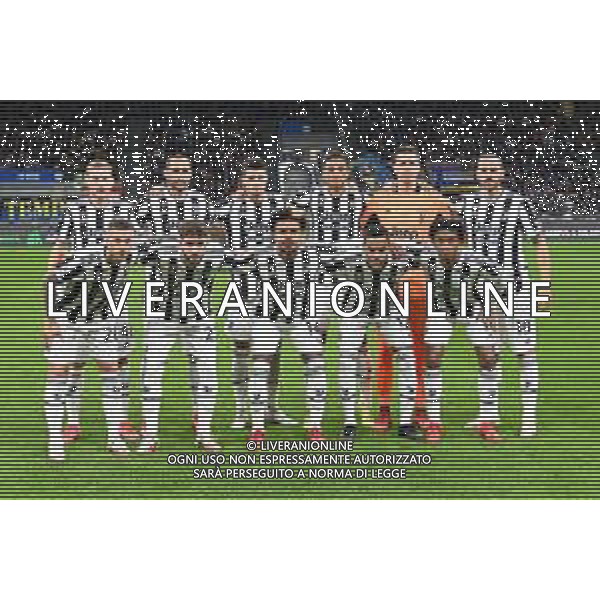 la formazione della Juventus, in piedi da SX Dejan Kulusevski, Giorgio Chiellini, Alvaro Morata, Danilo, Wojciech Szczesny e Leonardo Bonucci; in basso da SX Federico Bernardeschi, Manuel Locatelli, Weston McKennie, Alex Sandro e Juan Cuadrado Inter vs Juventus Campionato Serie A TIM - 9a giornata Milano 24-10-2021 Stadio Giuseppe Meazza - San Siro foto Roberto Garavaglia/ag. Aldo Liverani sas